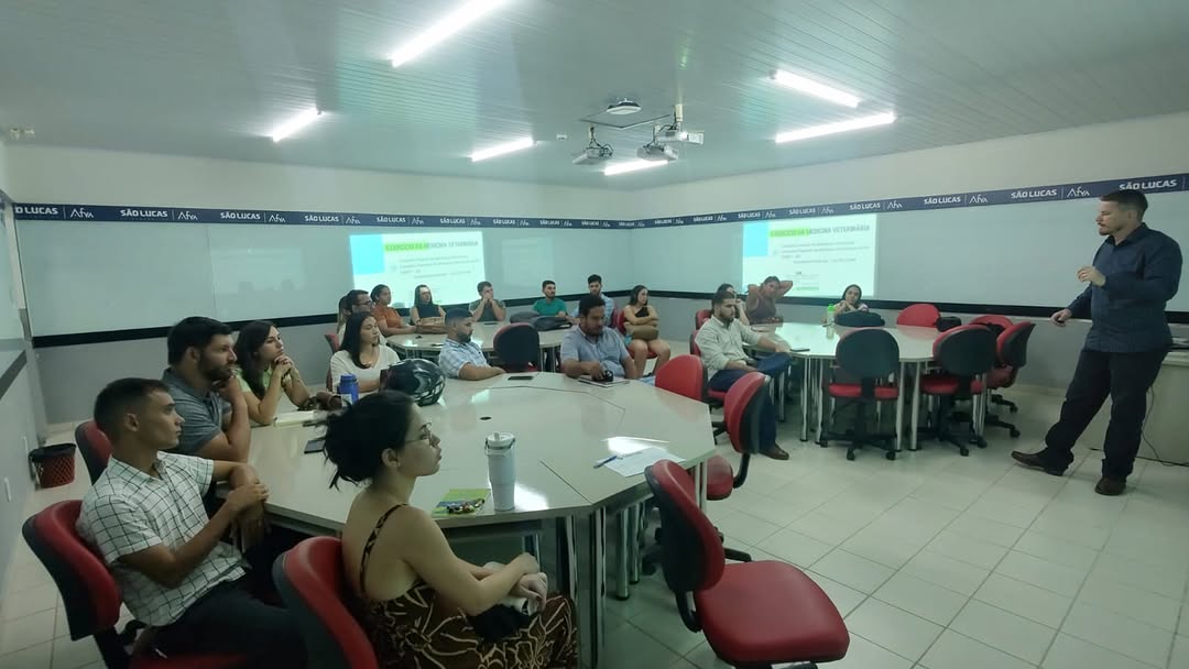 CRMV-RO ministra palestra orientativa para formandos em Medicina Veterinária em Ji-Paraná